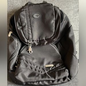 Travelon Anti-Theft 25L Backpack